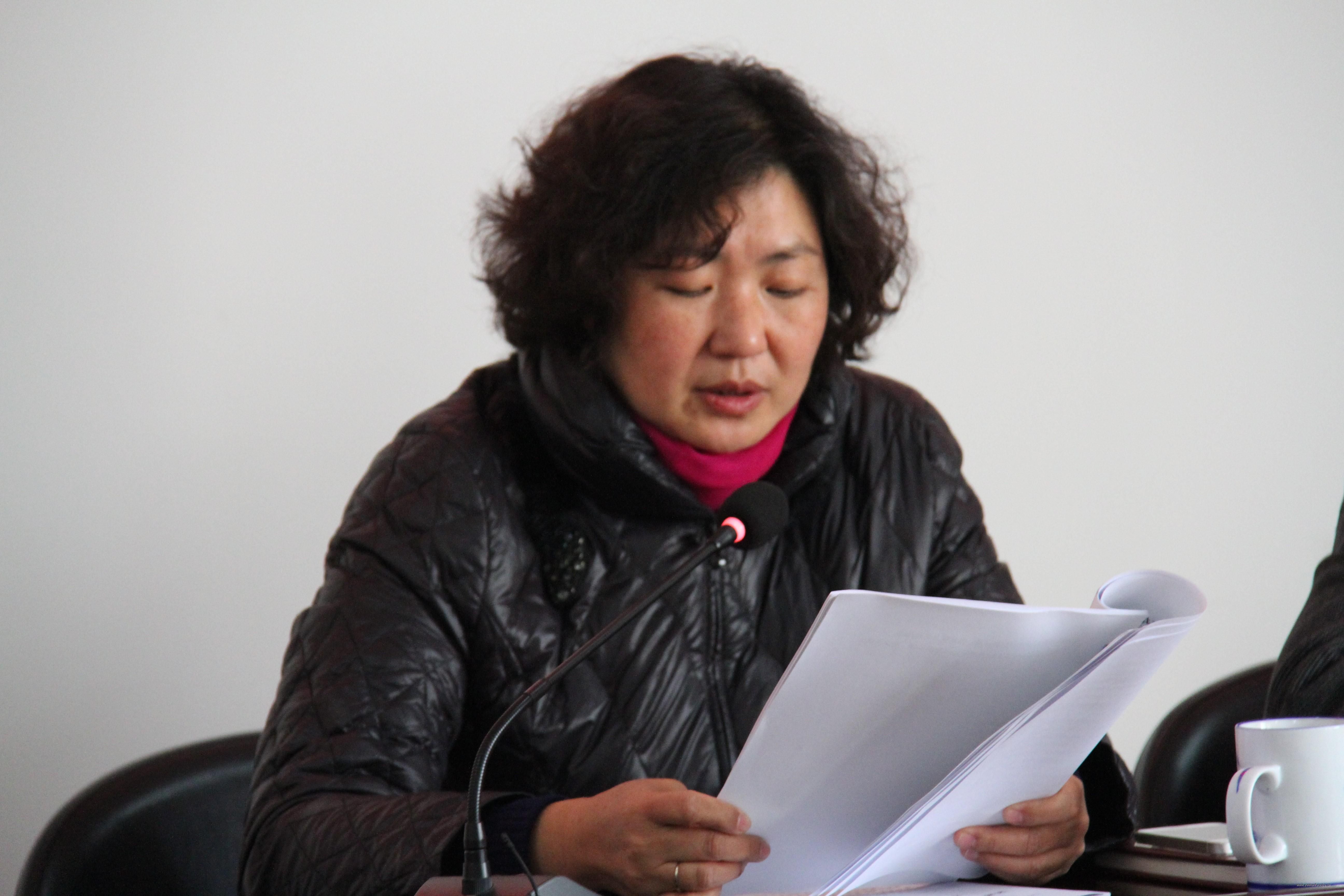 陈文红首先介绍了党代会的基本情况,从会议的筹备到正式大会的